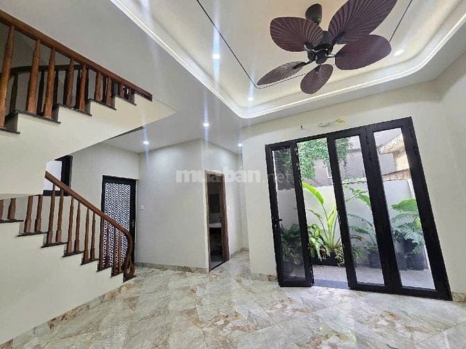 Bán nhà Sài Đồng - Long Biên, gần hồ điều hòa, 6 tầng mới tinh, ở ngay