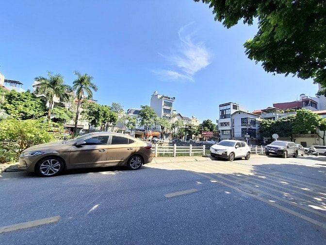 Bán nhà Sài Đồng - Long Biên, gần hồ điều hòa, 6 tầng mới tinh, ở ngay