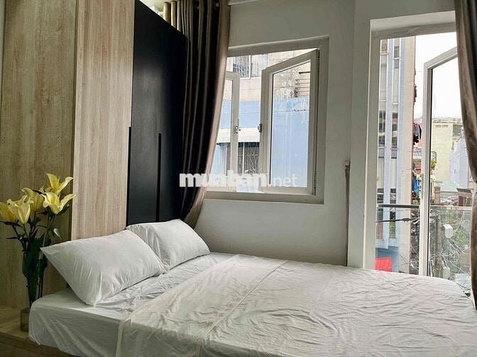 HOT HOT - PHÒNG ĐẸP  - NỘI THẤT XỊN XÒ - BAN CÔNG - TRẦN HƯNG ĐẠO Q.1