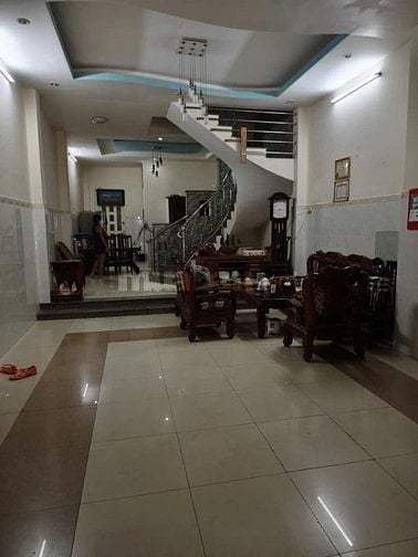 khu Tên Lửa 5x20m 3.5 tấm sẵn nội thất , 22 triệu/tháng, đối diện CV