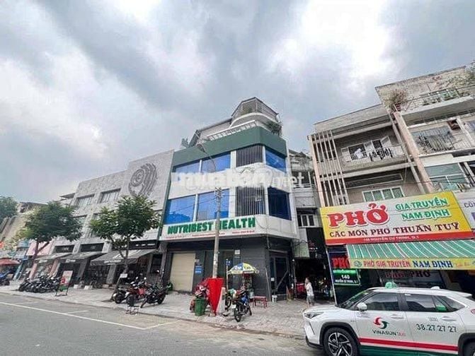 NGANG 11M - 3 TẦNG GÓC 2 MẶT TIỀN NGUYỄN CƯ TRINH - LỀ RỘNG SÀN SUỐT