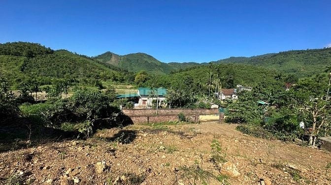 Chỉ hơn 4 triệu/m2 bán 1237m/200m thổ cư tại Yên Trung, Thạch Thất