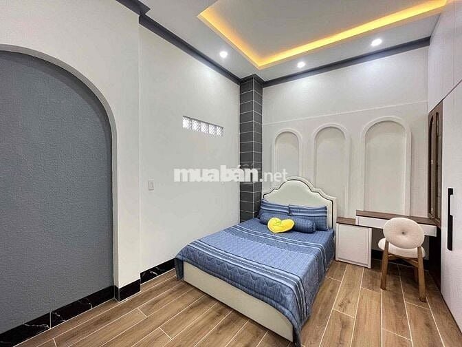 NHÀ HƯỚNG ĐÔNG NAM. HẺM Ô TÔ VINMART PHẠM THÁI BƯỜNG👉NHÀ MÁI THÁI MỚI