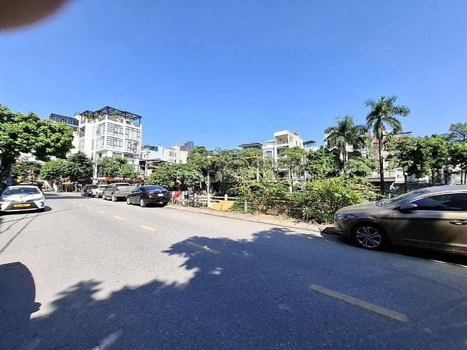 Bán nhà Sài Đồng - Long Biên, gần hồ điều hòa, 6 tầng mới tinh, ở ngay