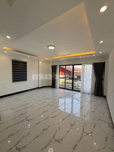 Bán nhà Sài Đồng - Long Biên, gần hồ điều hòa, 6 tầng mới tinh, ở ngay