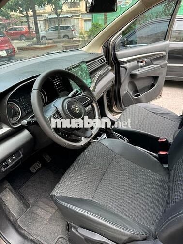 Suzuki XL7 2023 số tự động màu nâu xám