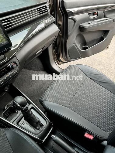 Suzuki XL7 2023 số tự động màu nâu xám