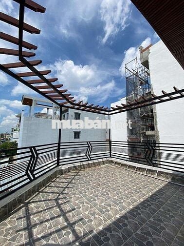 CẦN BÁN GẤP NHÀ 3 TẦNG LÊ VĂN QUỚI