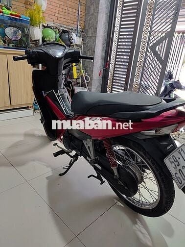 Xe đag đi Wave RSX FI 2023 Nguyên Xin. bSTP