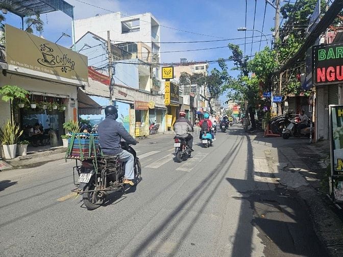 Bán đất MT ngay ngã 3 Phan Văn Trị và Nguyễn Khuyến 5x21=107m2 GPXD 1 