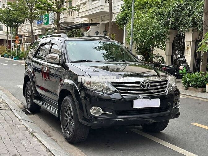 Toyota Fortuner 2015 2.7V Đen 100.000