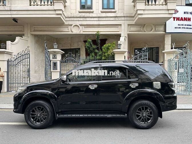 Toyota Fortuner 2015 2.7V Đen 100.000