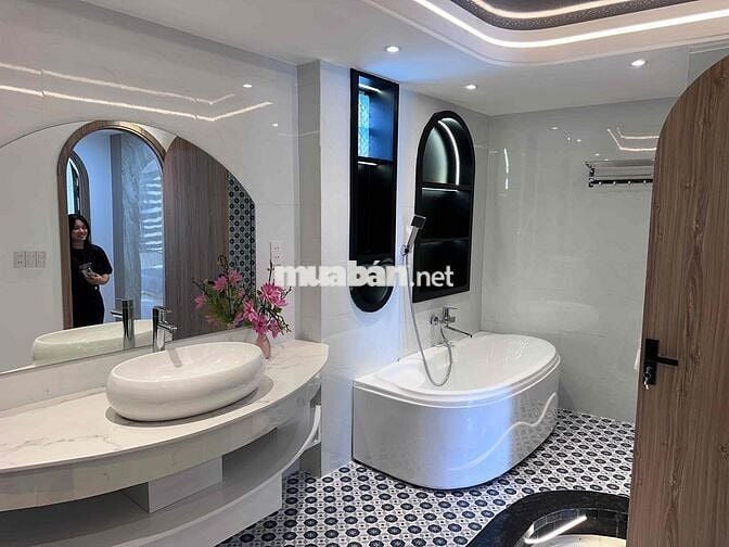 BÁN NHÀ LÊ ĐỨC THỌ CỰC NGON - Ô TÔ ĐẬU TRONG NHÀ - KHU VỰC TỐT CHỈ 6T🔝