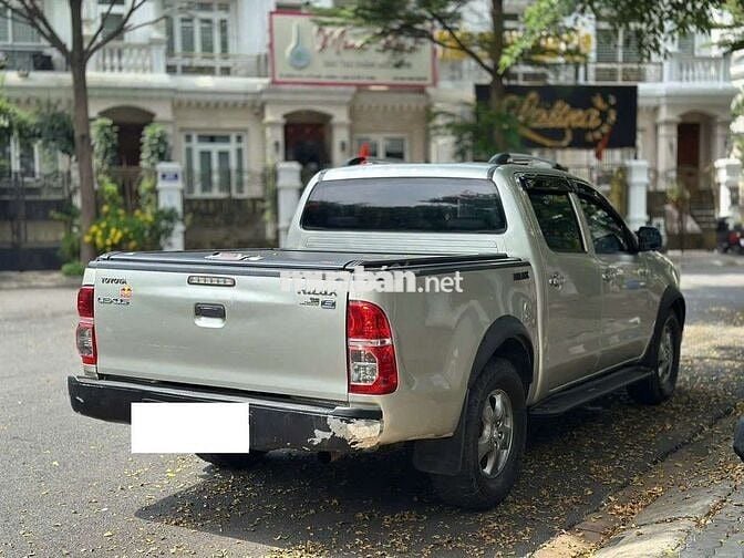 Toyota Hilux 2. 4x2 2012 Bạc 200000 km