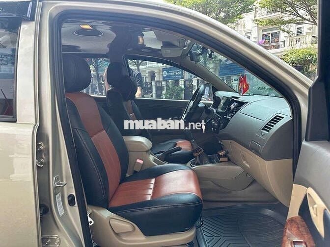 Toyota Hilux 2. 4x2 2012 Bạc 200000 km