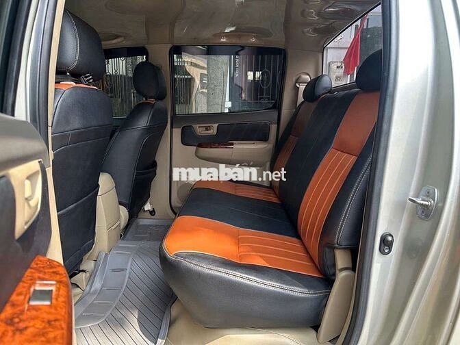 Toyota Hilux 2. 4x2 2012 Bạc 200000 km