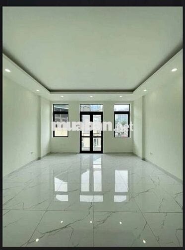 Tôi cần bán nhà Tiểu Khu Ngọc Khánh 5tầng thang máy full nội thất