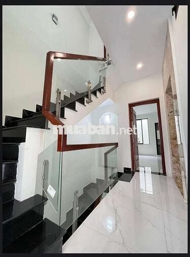 Tôi cần bán nhà Tiểu Khu Ngọc Khánh 5tầng thang máy full nội thất