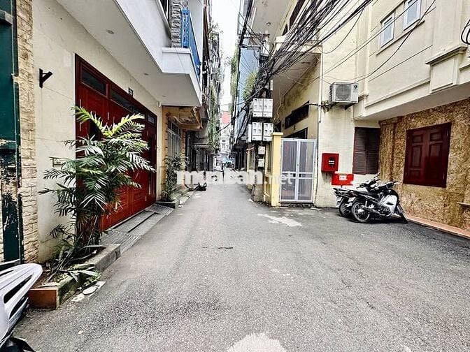 Hiếm! Nhà Đào Tấn - Linh Lang 40m², ngõ nông, thoáng đẹp, chỉ 8.5 tỷ