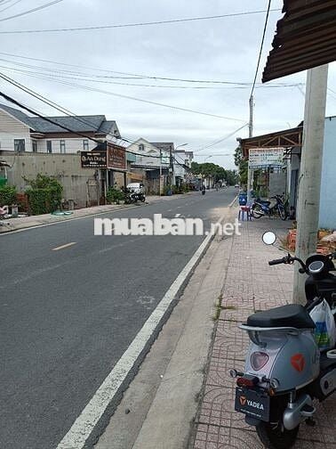 Mặt bằng kinh doanh + nhà ở ngay trung tâm thị trấn Củ Chi