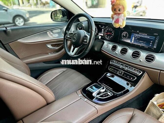Mercedes E180 sx 2020 màu xanh nội thất nâu lăn bá