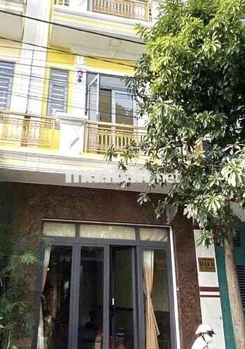 Cho Thuê Nhà 2 Lầu Có: 4pn Nằm Ở Đường N2 - Khu Cư Dĩ An - Bình Dương