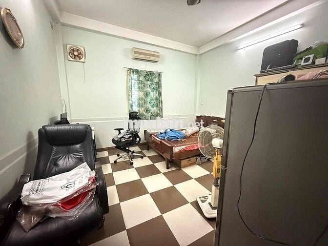 Bán nhà mặt tiền đường Phạm Văn Chiêu tiện kinh doanh mua bán .