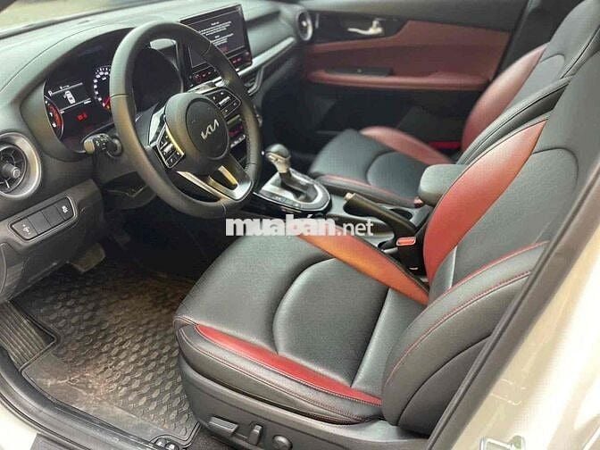 Kia K3 2024 2.0 Premium Trắng 4200 km