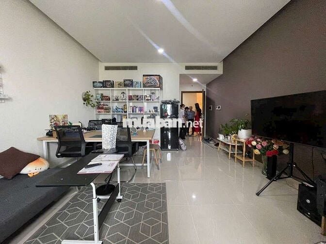 Cho thuê căn hộ Golden Kinh. Ở vs làm văn phòng. Phú Mỹ Hưng. Q7