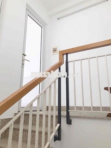 🔥 Nhà Nguyên Căn Đoàn Văn Bơ – 12.5 Triệu, 1 Trệt 2 Lầu Sân Thượng!