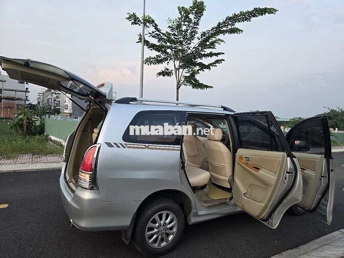 Toyota Innova 2010 G Số sàn Bạc