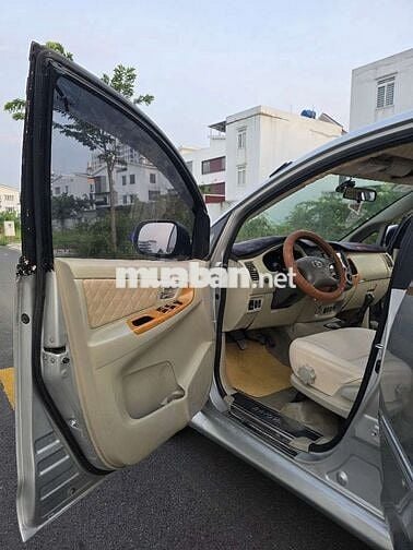 Toyota Innova 2010 G Số sàn Bạc