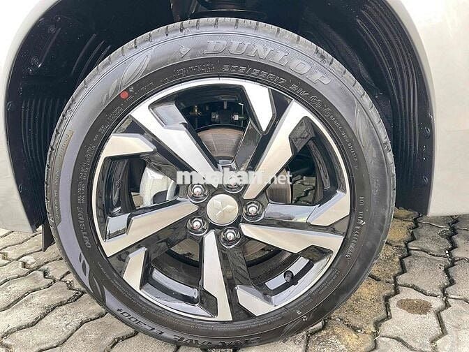 Xpander Premium Bạc MY25 - ODO 8km - Giá Hời