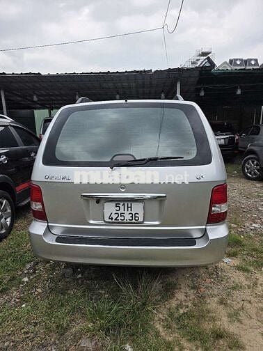 Kia Carnival GS Số sàn Bạc