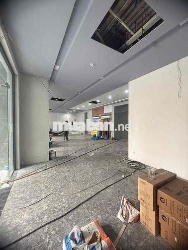 Mặt bằng kinh doanh siêu rộng 200m2 trung tâm Q7, gần Lotte, PMH, Q4Q1
