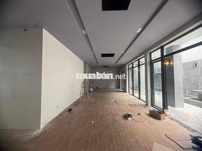 Mặt bằng kinh doanh siêu rộng 200m2 trung tâm Q7, gần Lotte, PMH, Q4Q1