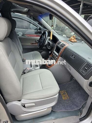 Kia Carnival GS Số sàn Bạc