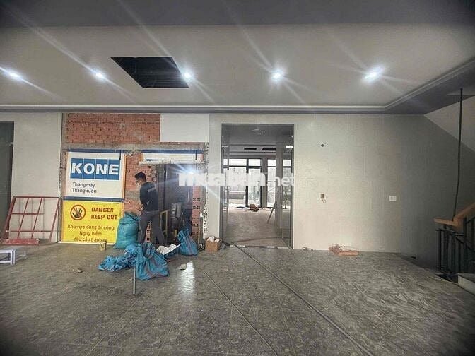 Mặt bằng kinh doanh siêu rộng 200m2 trung tâm Q7, gần Lotte, PMH, Q4Q1