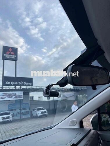 Xpander Premium Bạc MY25 - ODO 8km - Giá Hời