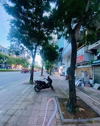 Bán Tòa Nhà Nguyễn Văn Cừ - 9 Tầng 150m²– Kinh Doanh – Nhỉnh 35 Tỷ