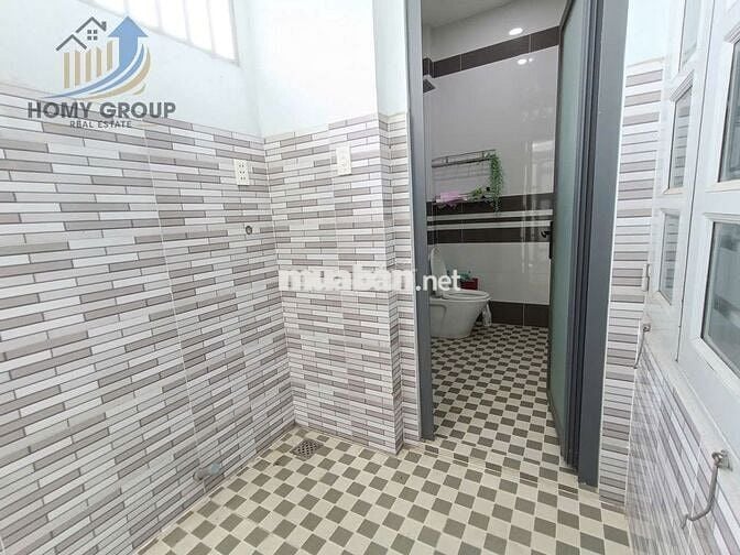 NHÀ 2 TẦNG, SÂN RỘNG ĐỂ OTO, MẶT TIỀN ĐƯỜNG BÌNH PHÚ, GẦN LÝ TẾ XUYÊN