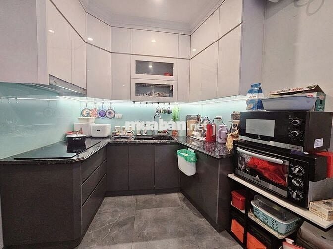 Nhà phố Yên Hoà-2 mặt tiền-oto đỗ cửa-kinh doanh tốt-6 tầng xịn đẹp