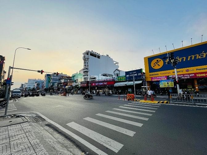 Biệt Thự Đẹp Hồ Bơi 330m2 gần Aeon Mall Tân Phú Tân Kỳ Tân Quý