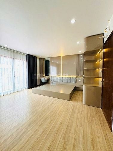 BÁN NHÀ MẶT NGÕ THÔNG Ô TÔ Ở THẠCH BÀN - 45M -6 TẦNG THANG MÁY - FULL 