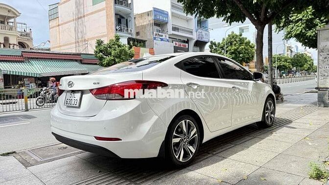 Hyundai Elantra 2015 1.8 AT - 94000 km