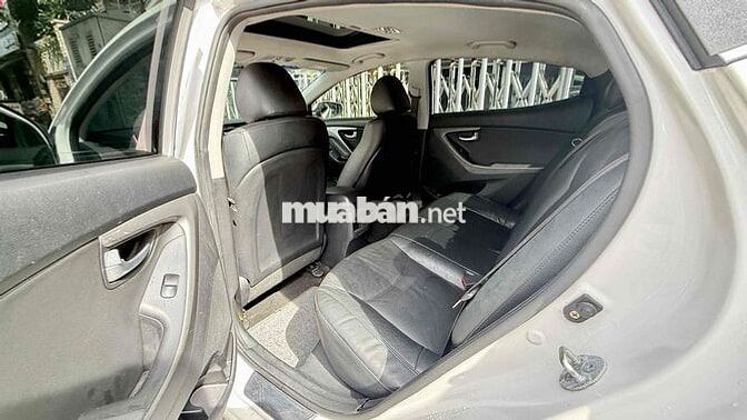 Hyundai Elantra 2015 1.8 AT - 94000 km