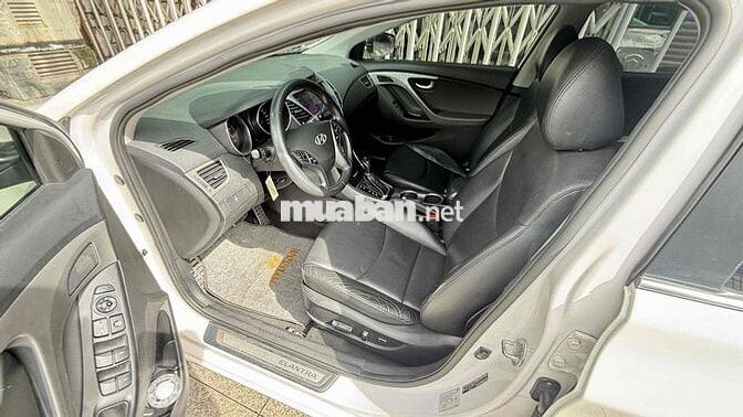 Hyundai Elantra 2015 1.8 AT - 94000 km