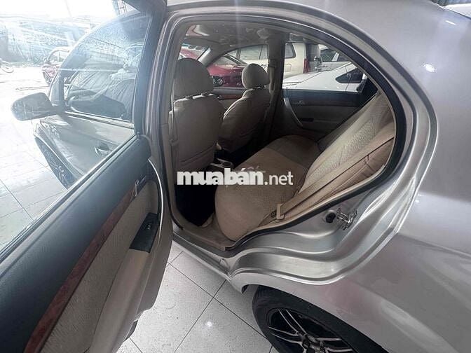 Daewoo Gentra màu Bạc