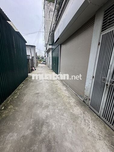 Nhà 3 tầng dân xây chắc chắn tại Thuỵ Phương, ô tô cách nhà 100m