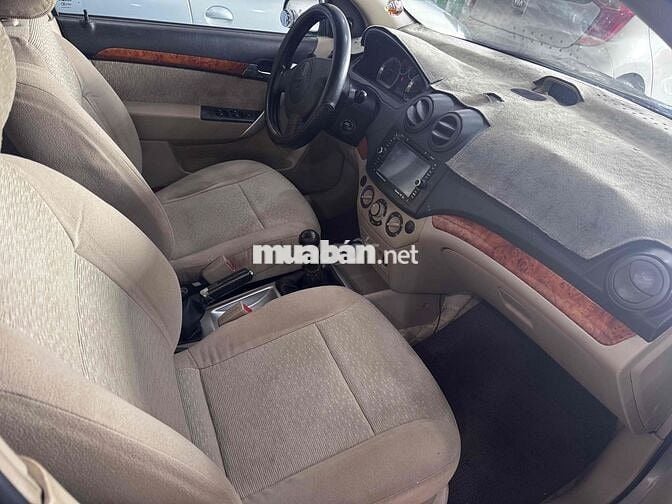 Daewoo Gentra màu Bạc